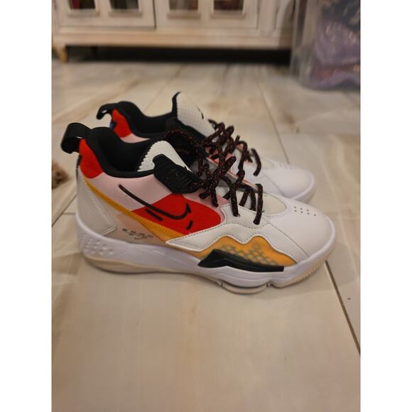 Nike Jordan Zoom ‘92 Women's Size 9 White Black Siren Red Yellow CK9184-102 - Picture 2 of 16